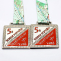 Medallas de carreras de obstáculos de carrera de forma cuadrada personalizada de Medal Maker